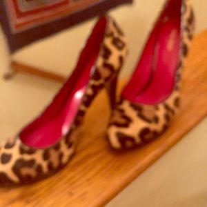 NWT Nine West Roca platform leopard pump